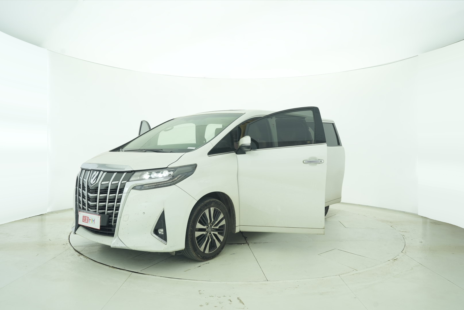 Toyota Elfa 2018 — фото 10