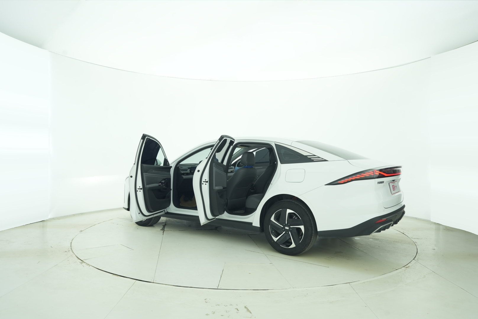 Geely Galaxy L6 2025 — фото 13