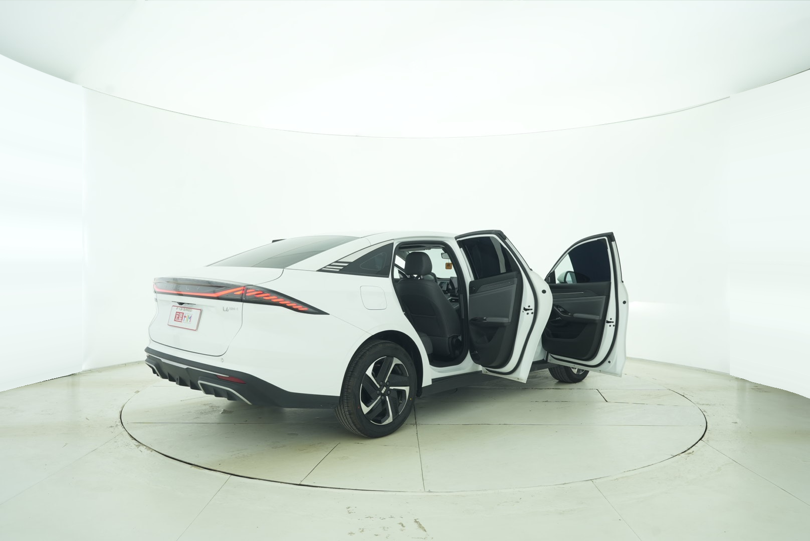 Geely Galaxy L6 2025 — фото 15