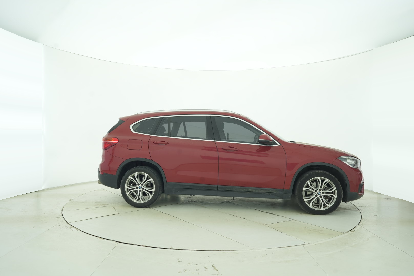 BMW X1 2019 — фото 7