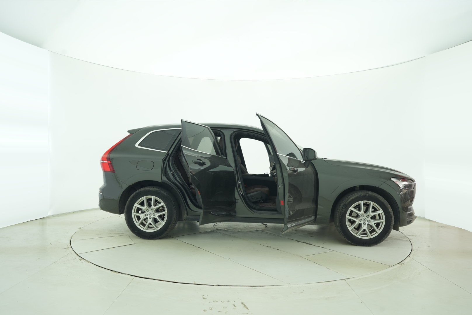 VOLVO XC60 2021 — фото 11