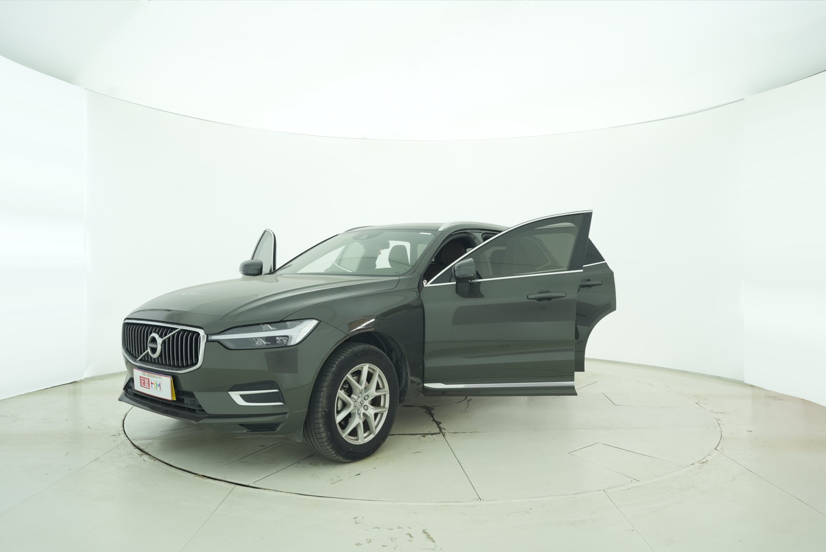 VOLVO XC60 2021 — фото 10