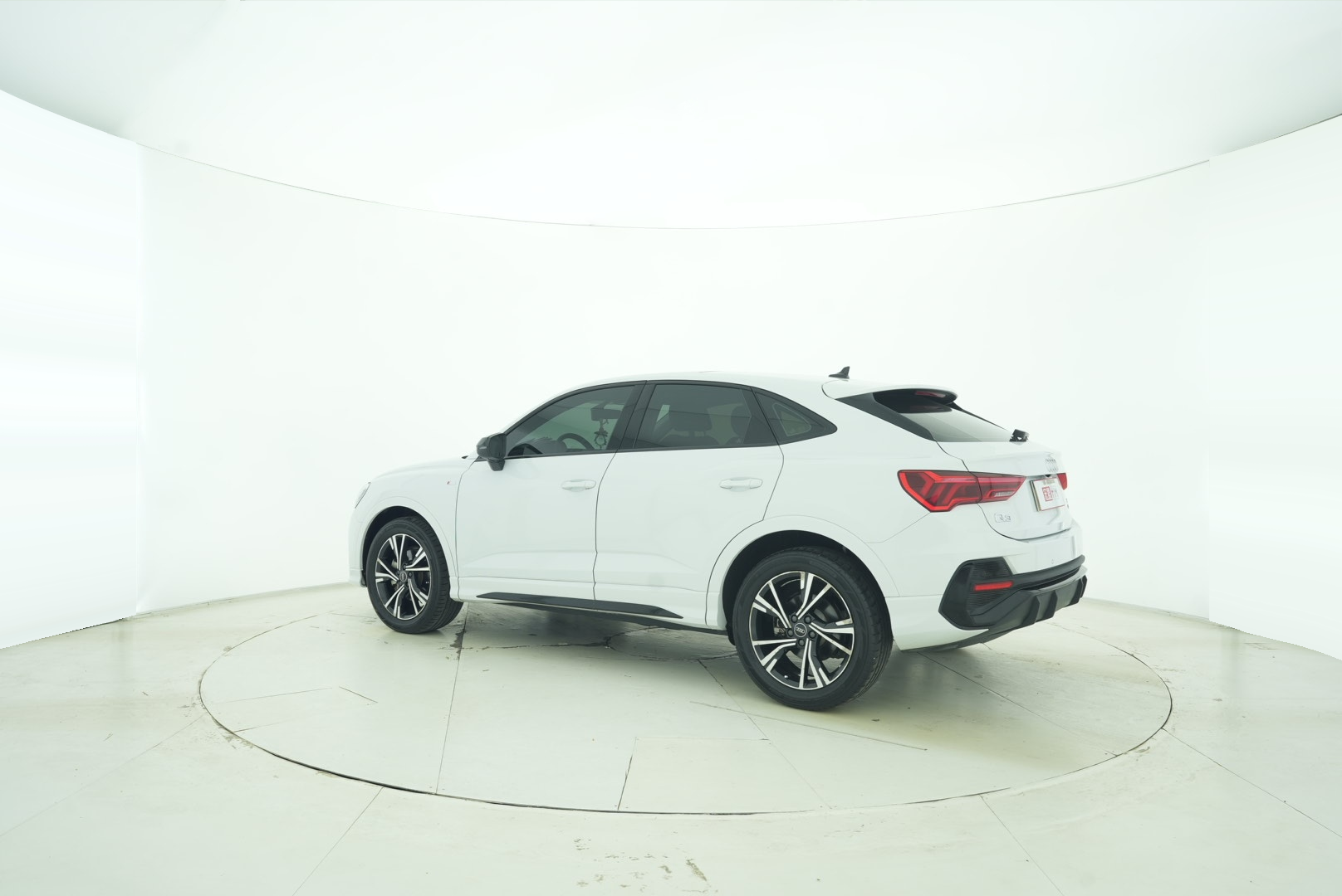 Audi Q3 Sportback 2022 — фото 4