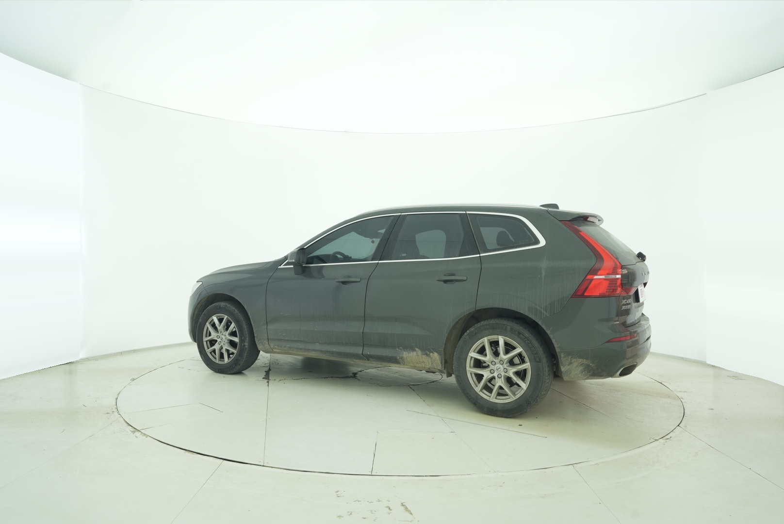 VOLVO XC60 2019 — фото 4