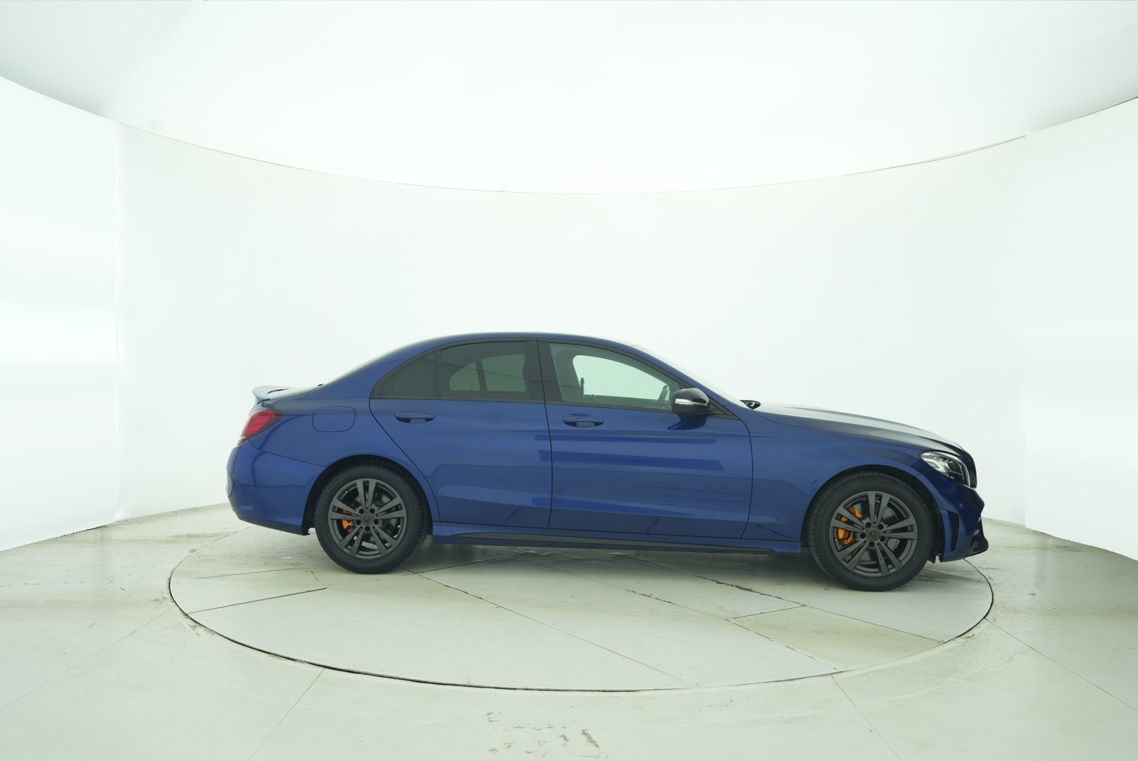 Mercedes Benz C-Class 2019 — фото 12