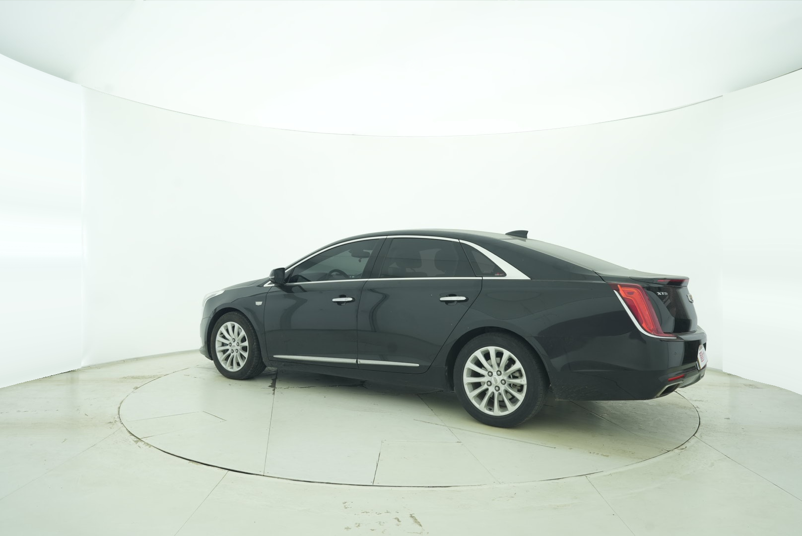 Cadillac XTS 2018 — фото 4