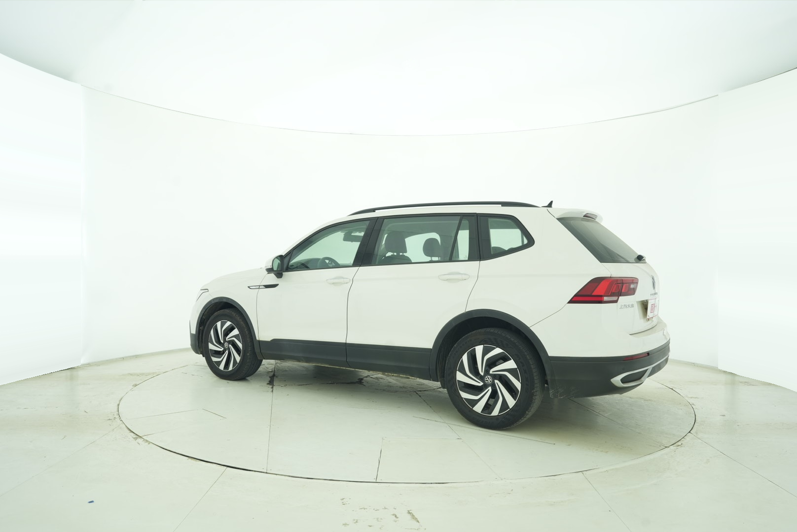 Volkswagen Tiguan L 2022 — фото 4
