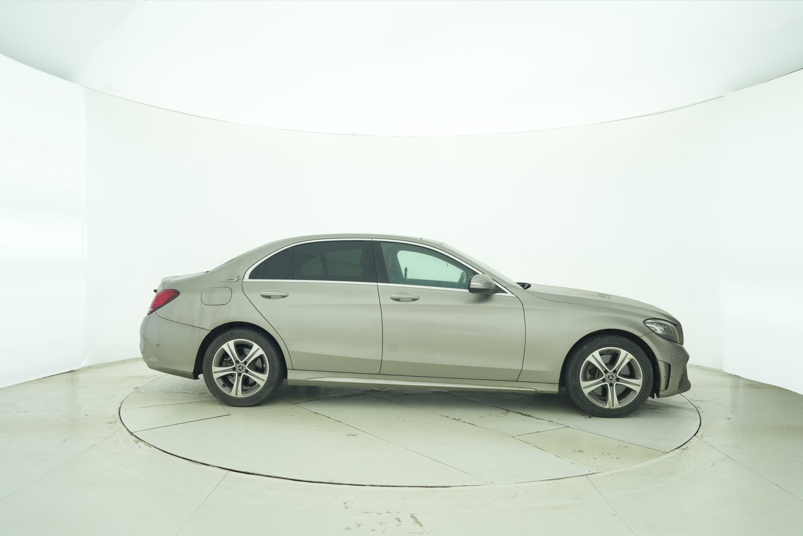 Mercedes Benz C-Class 2019 — фото 12