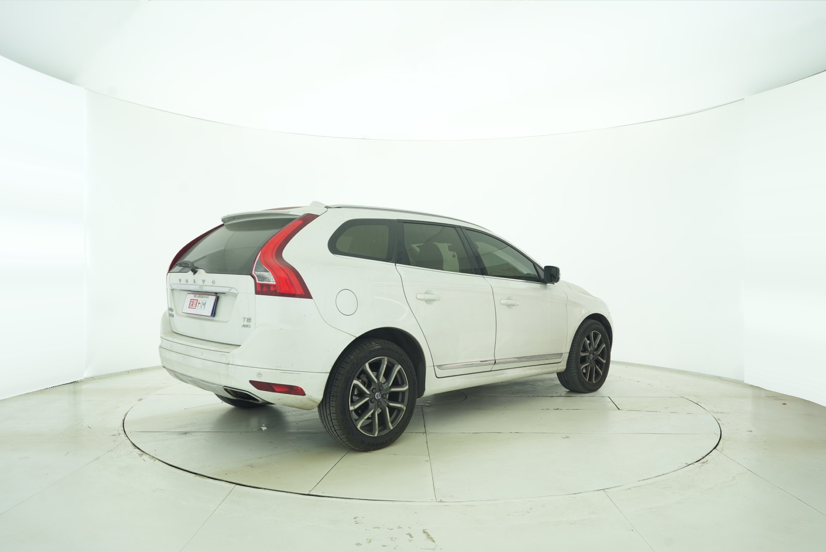 VOLVO XC60 2017 — фото 6