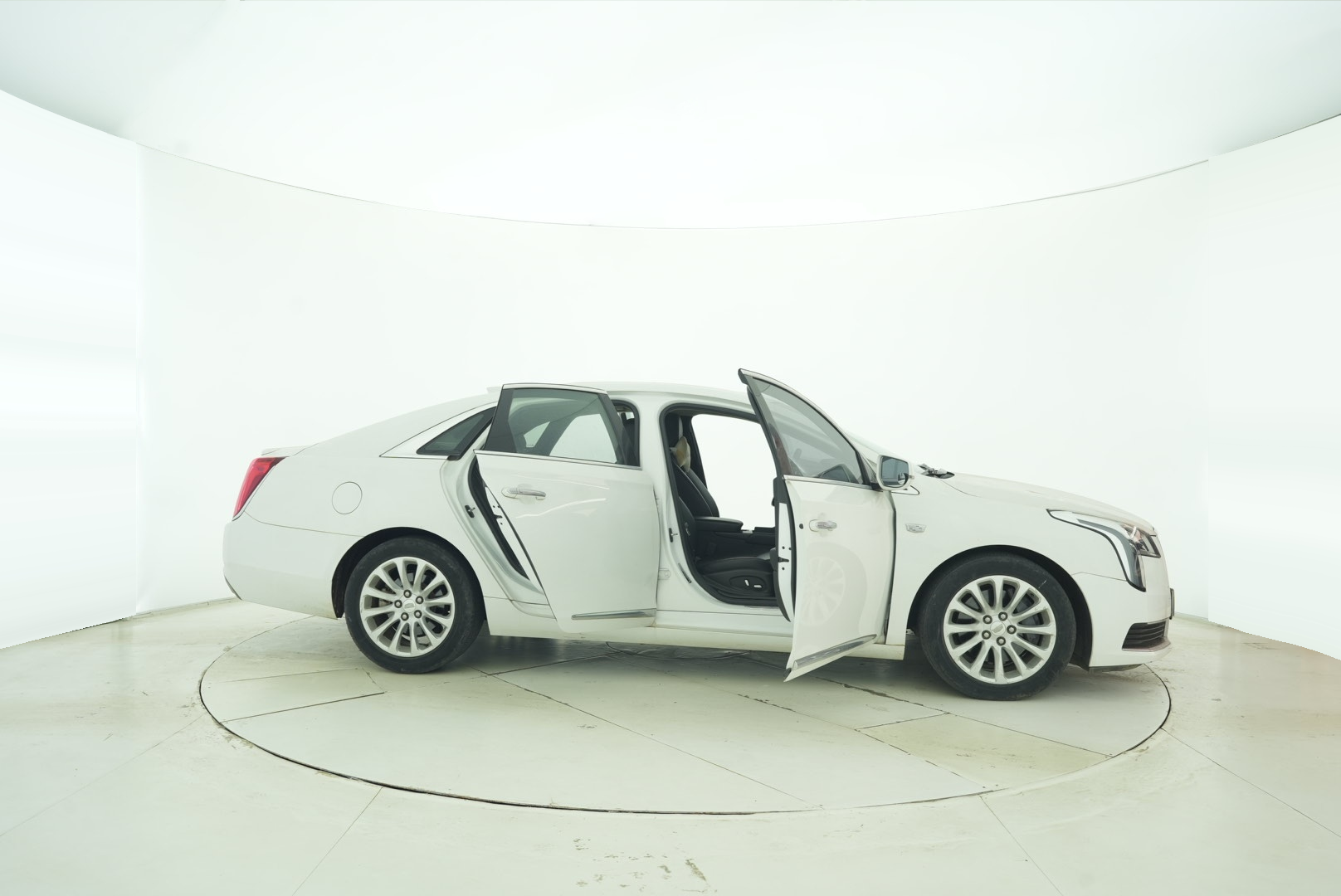 Cadillac XTS 2018 — фото 16