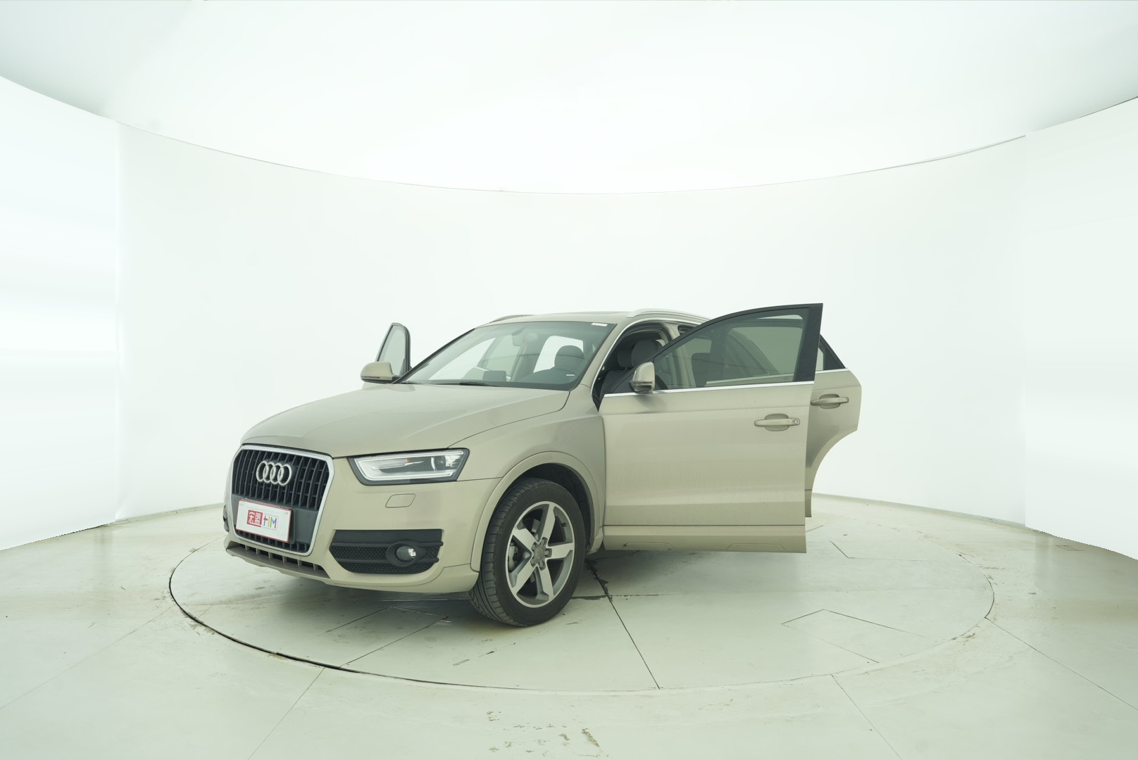 Audi Q3 2016 — фото 10