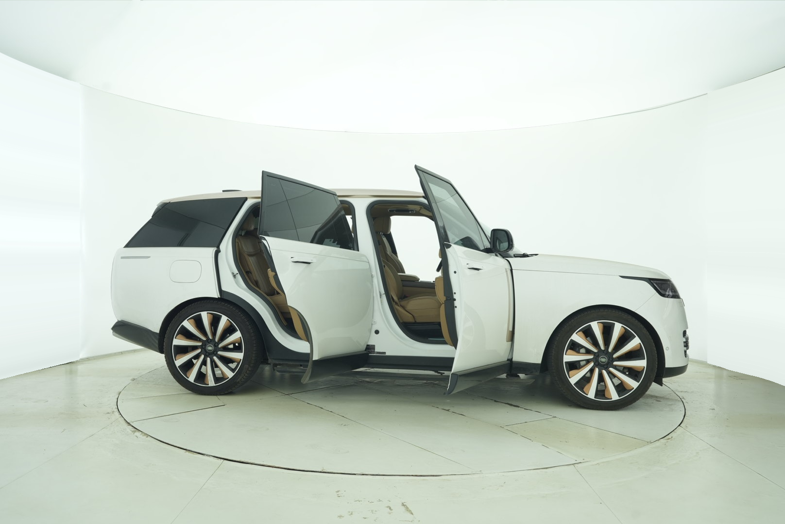 Land Rover Range Rover 2023 — фото 14