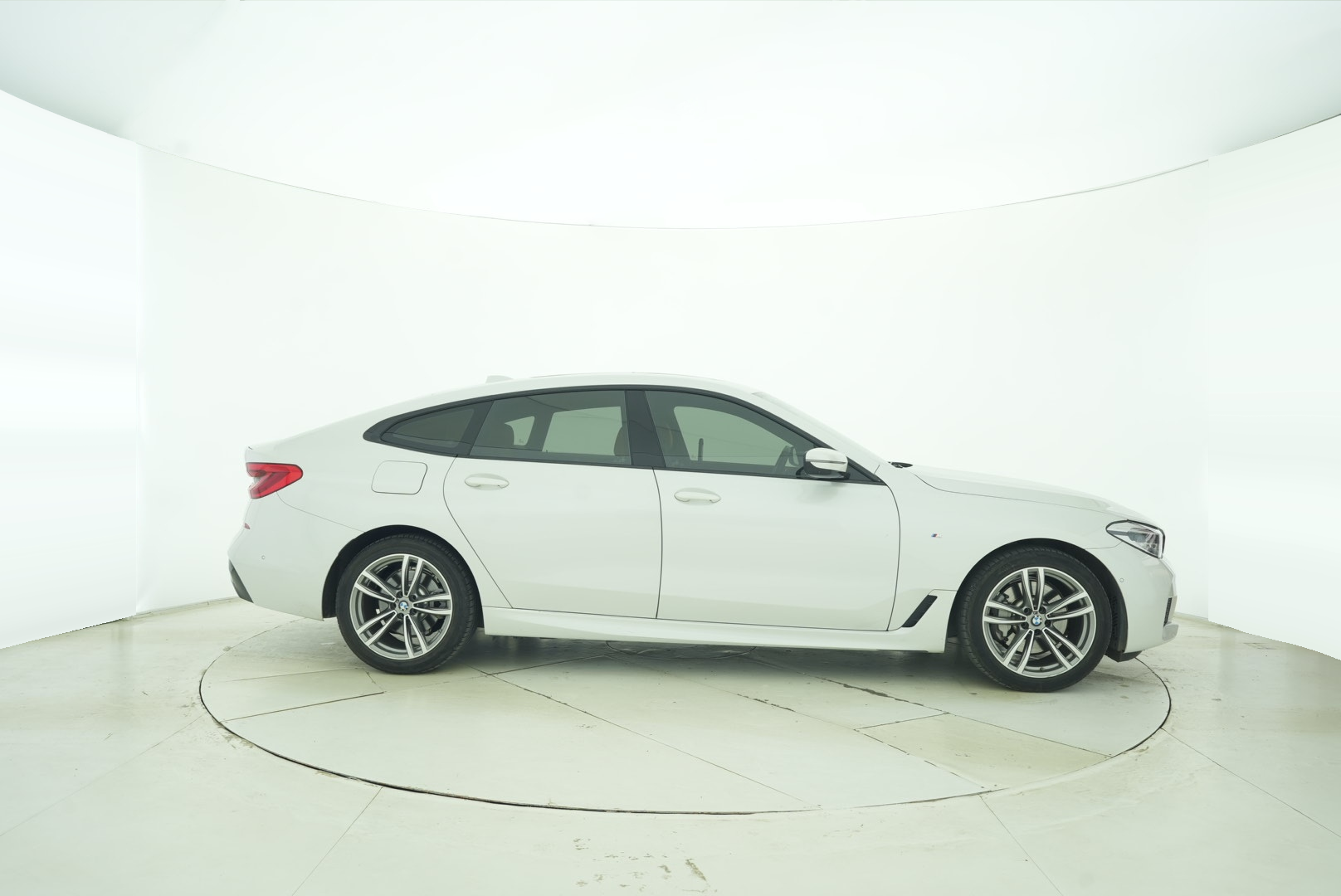 BMW 6 Series GT 2019 — фото 7