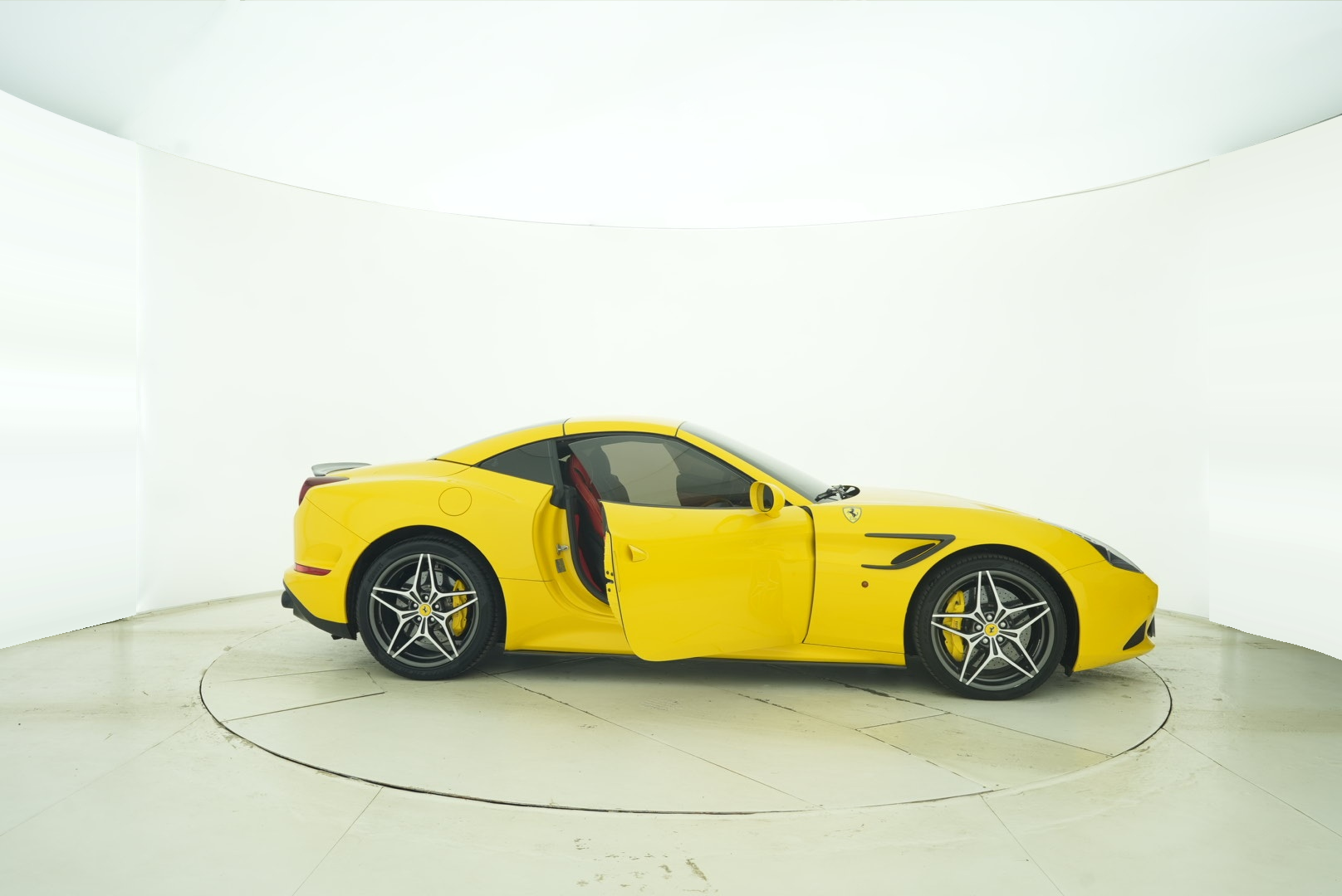 Ferrari California T 2015 — фото 16