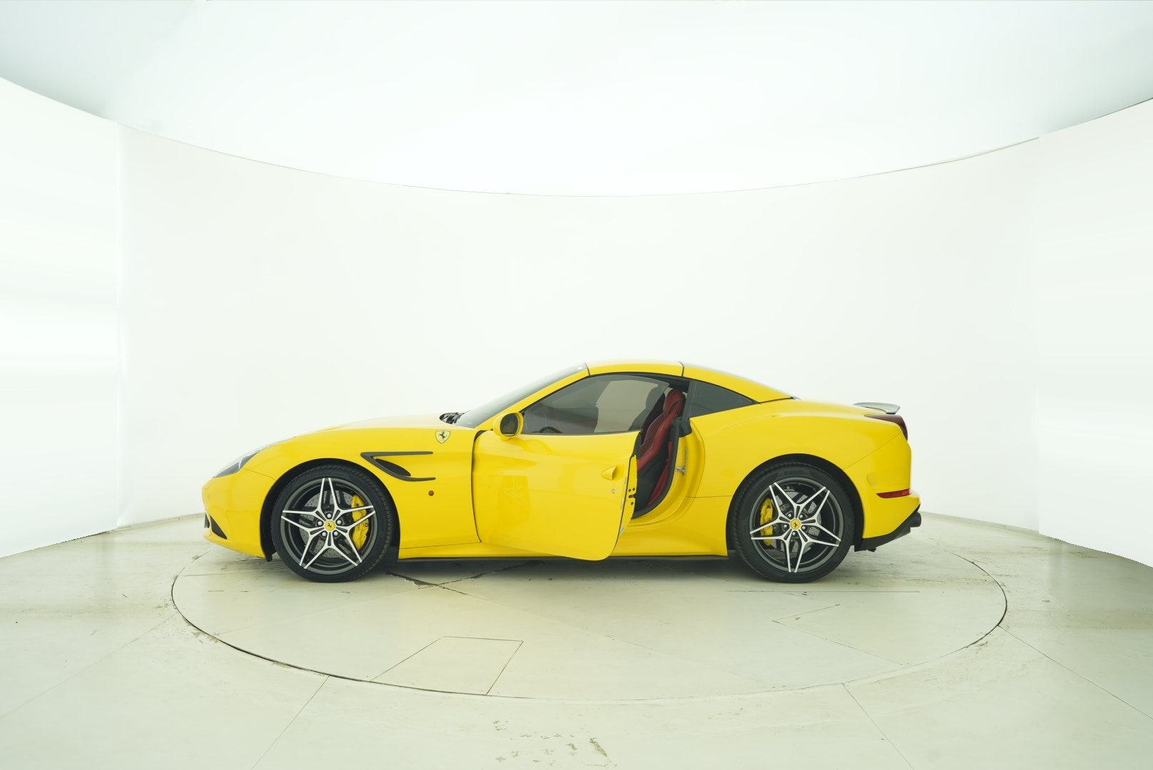 Ferrari California T 2015 — фото 12