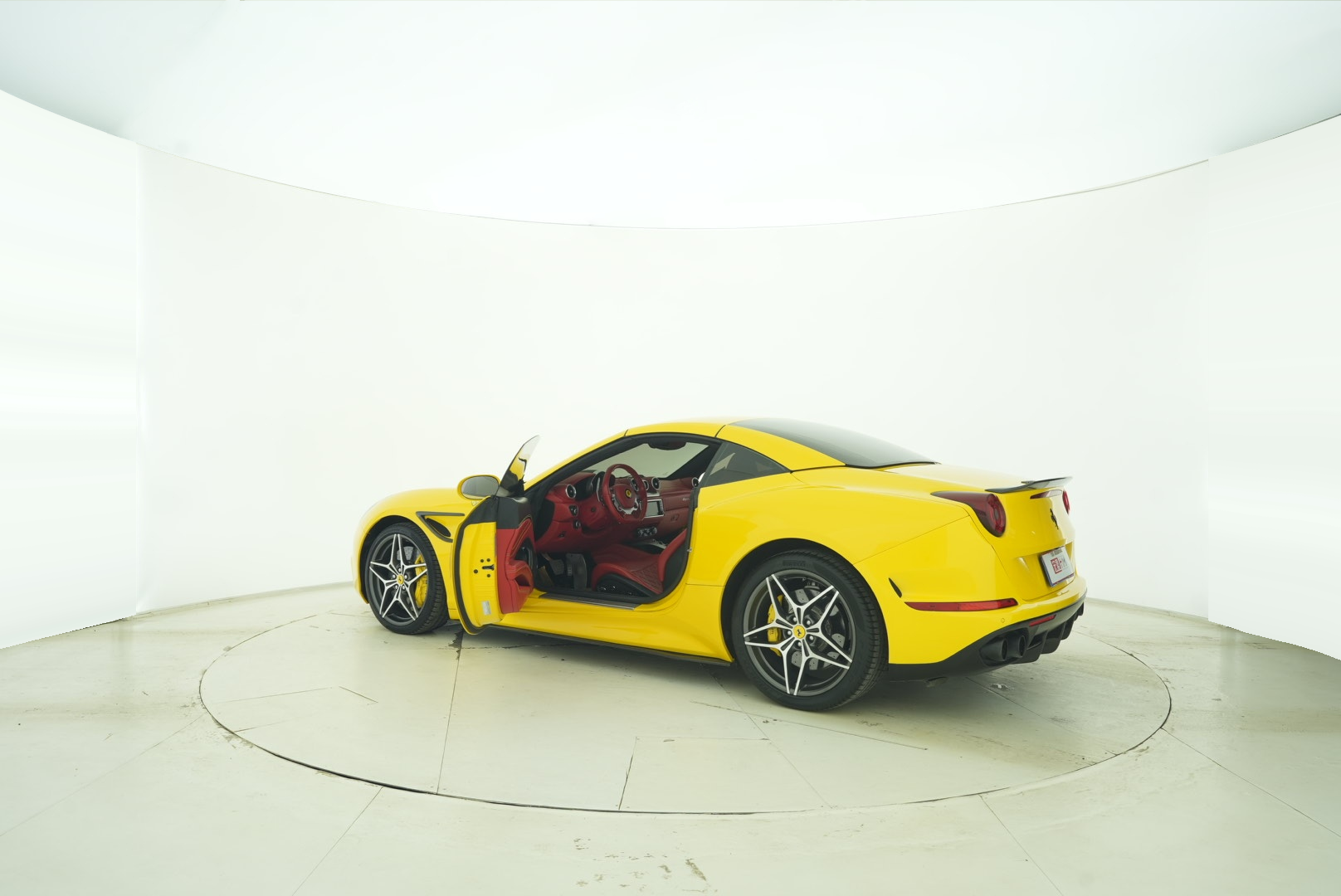 Ferrari California T 2015 — фото 13