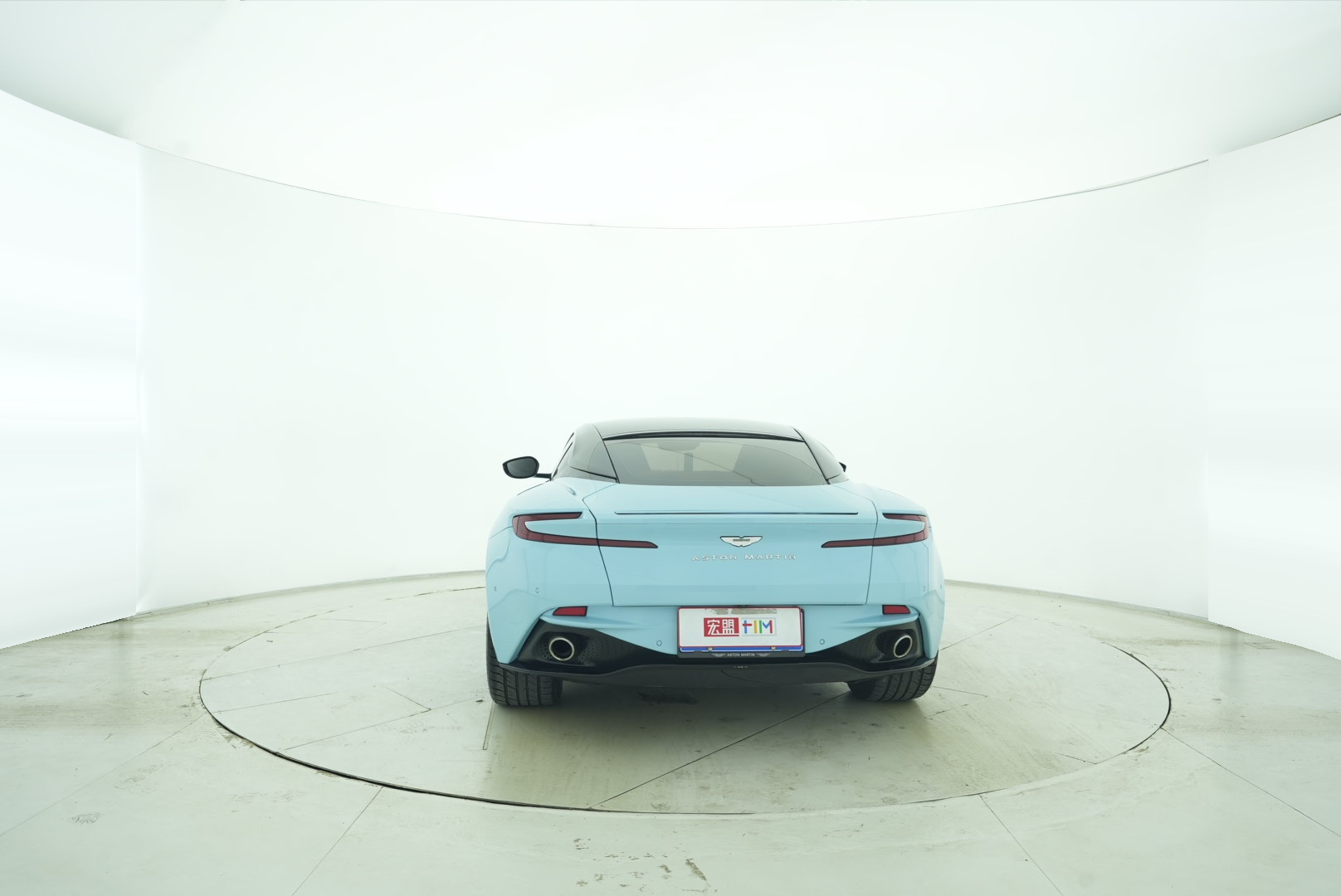 Aston Martin DB11 2017 — фото 5
