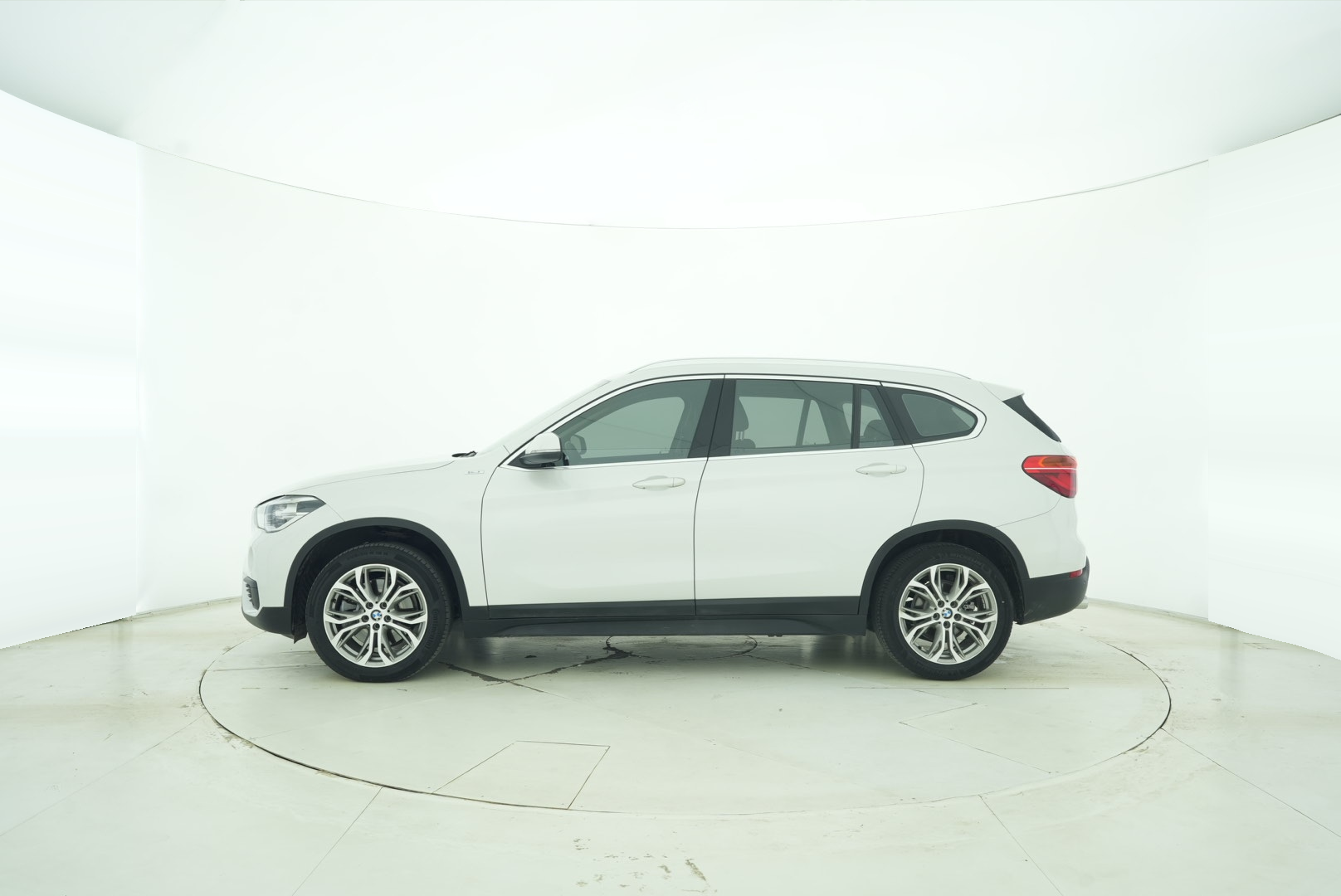 BMW X1 2019 — фото 3