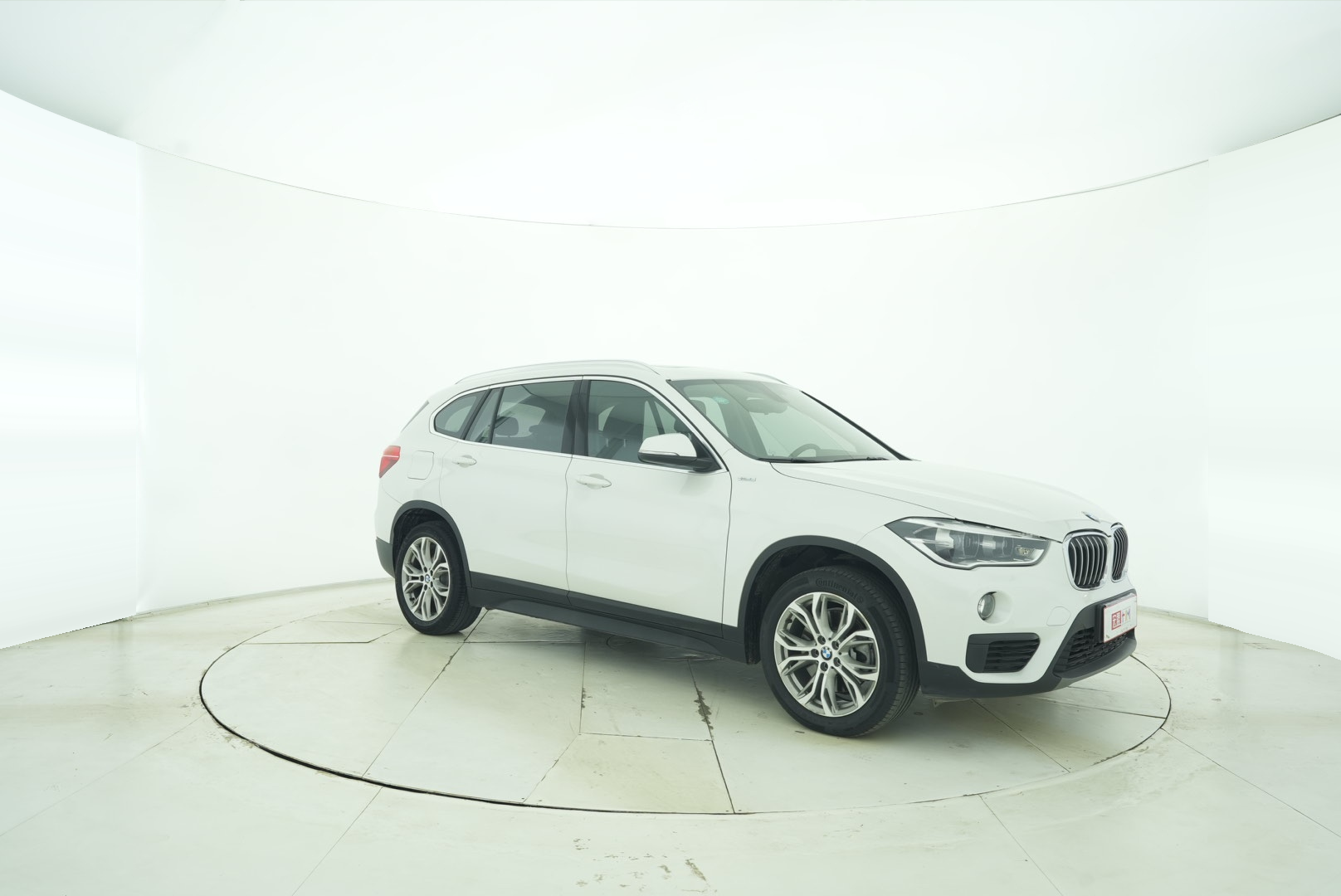 BMW X1 2019 — фото 8