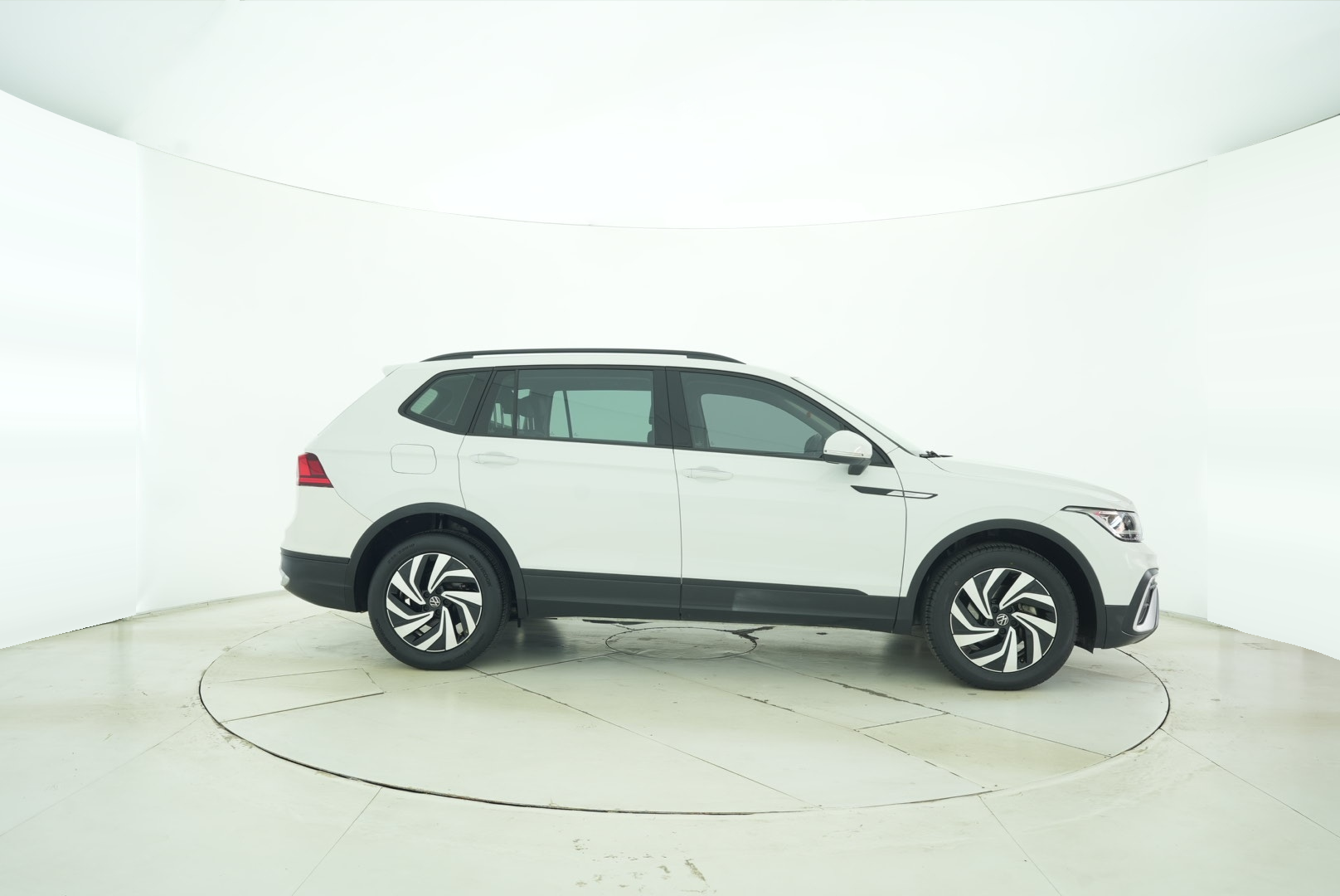 Volkswagen Tiguan L 2022 — фото 7