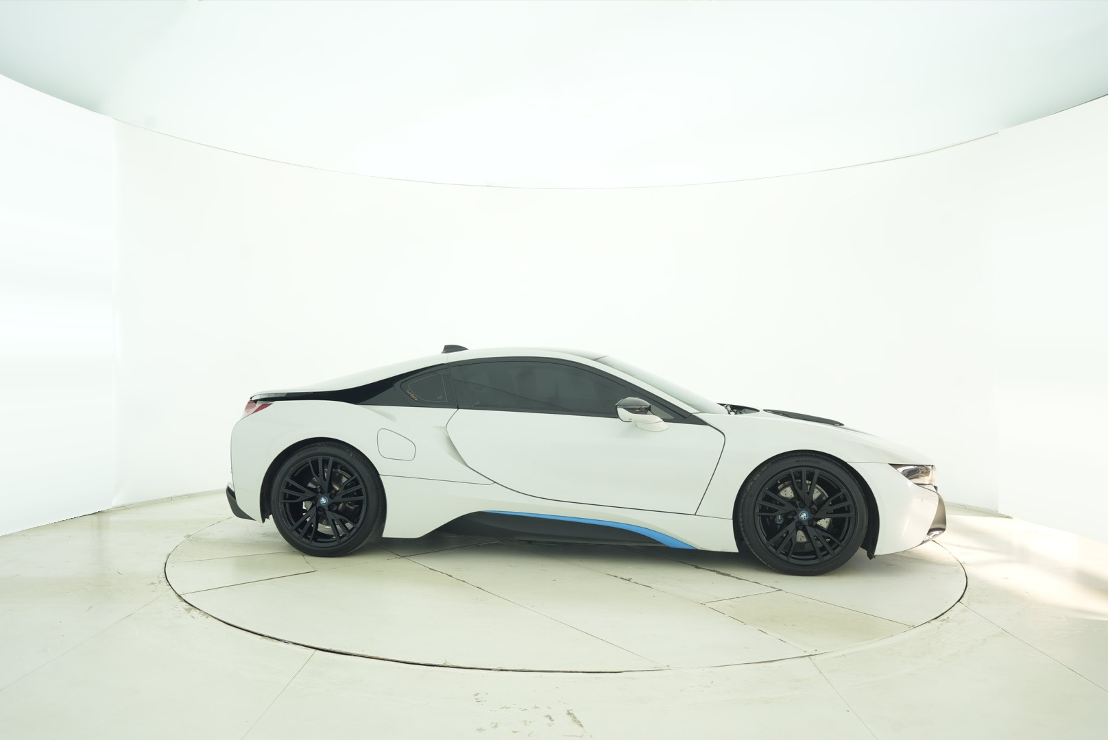 BMW i8 2014 — фото 7