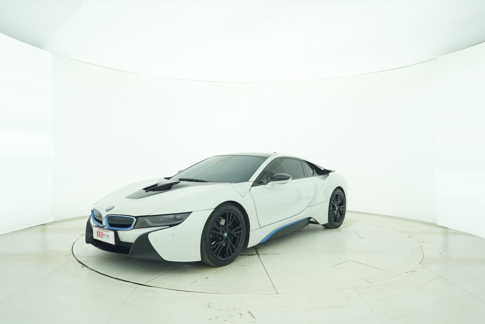 BMW i8 2014 — фото 2