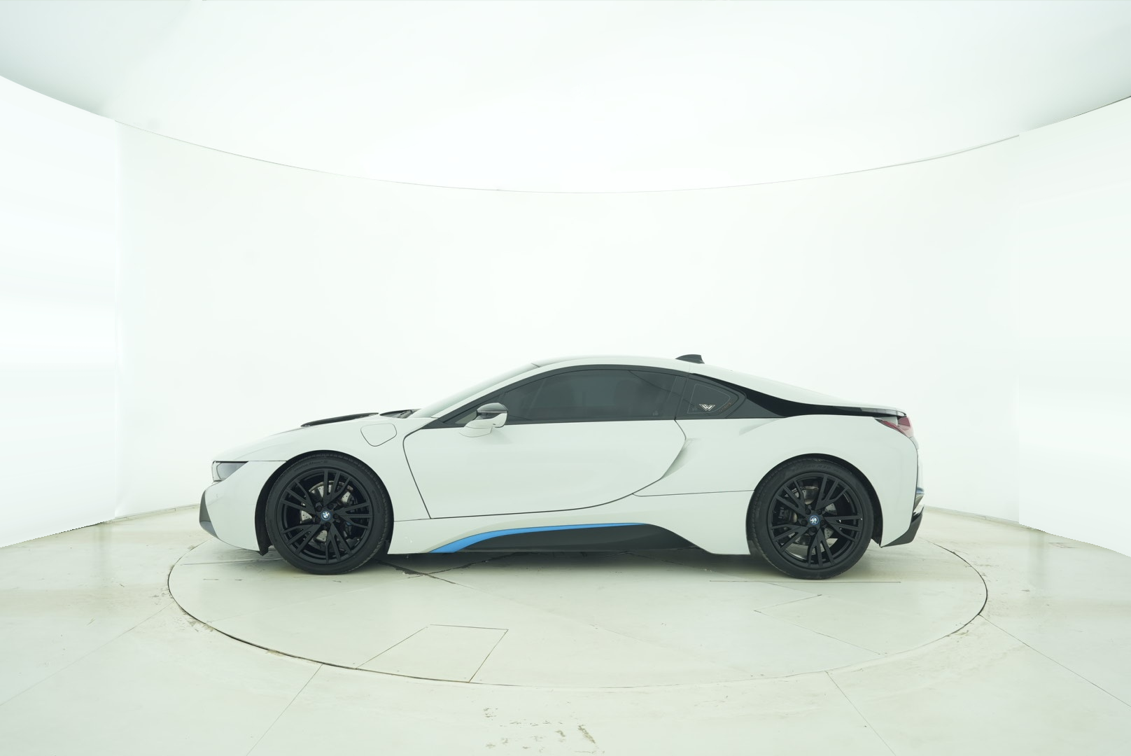BMW i8 2014 — фото 3