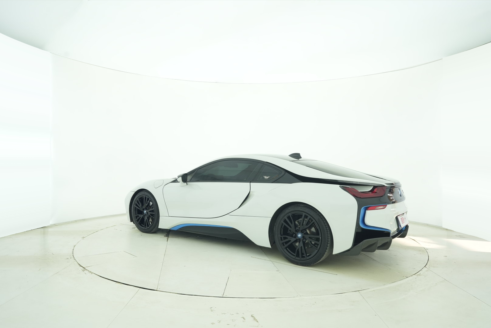 BMW i8 2014 — фото 4