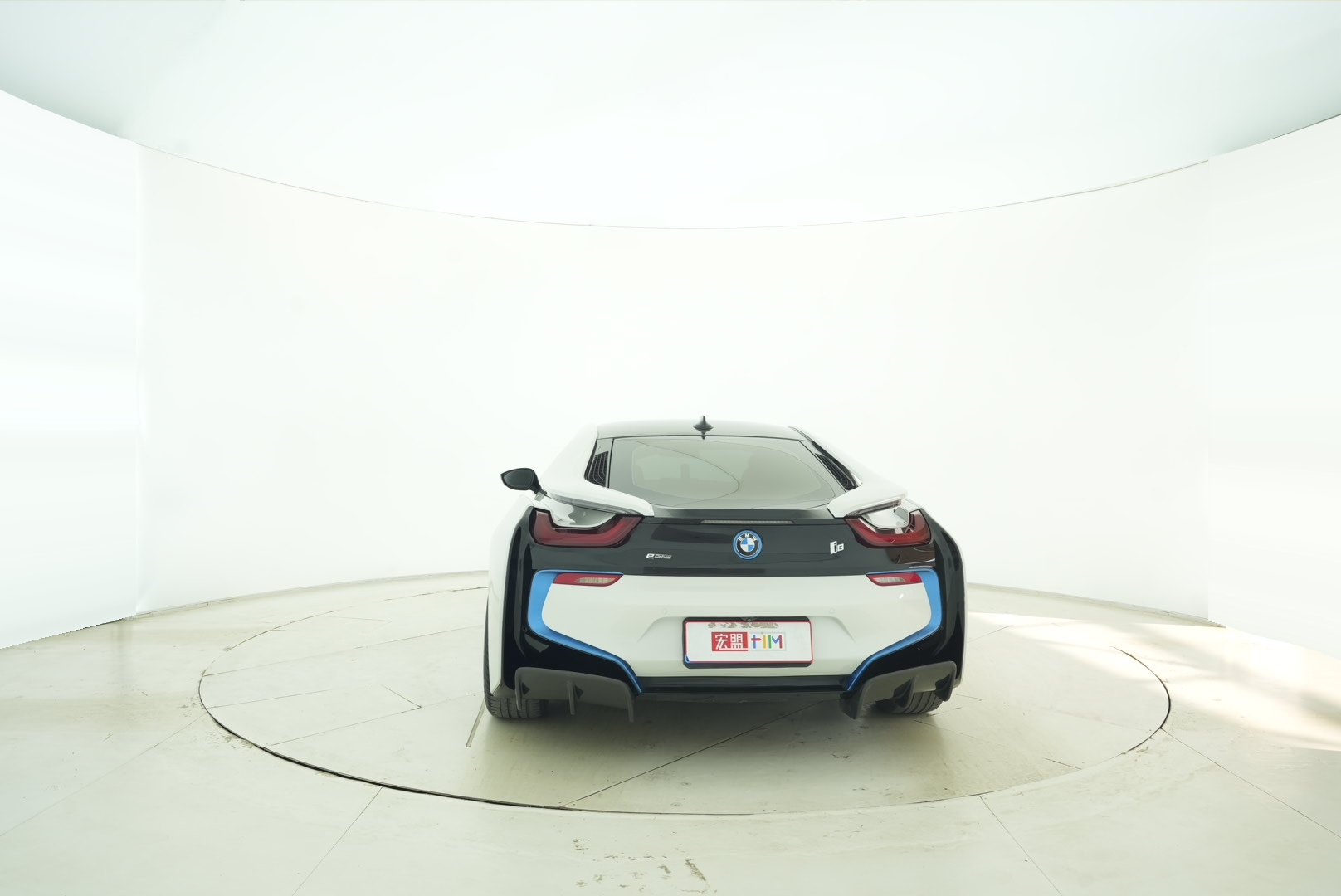 BMW i8 2014 — фото 5