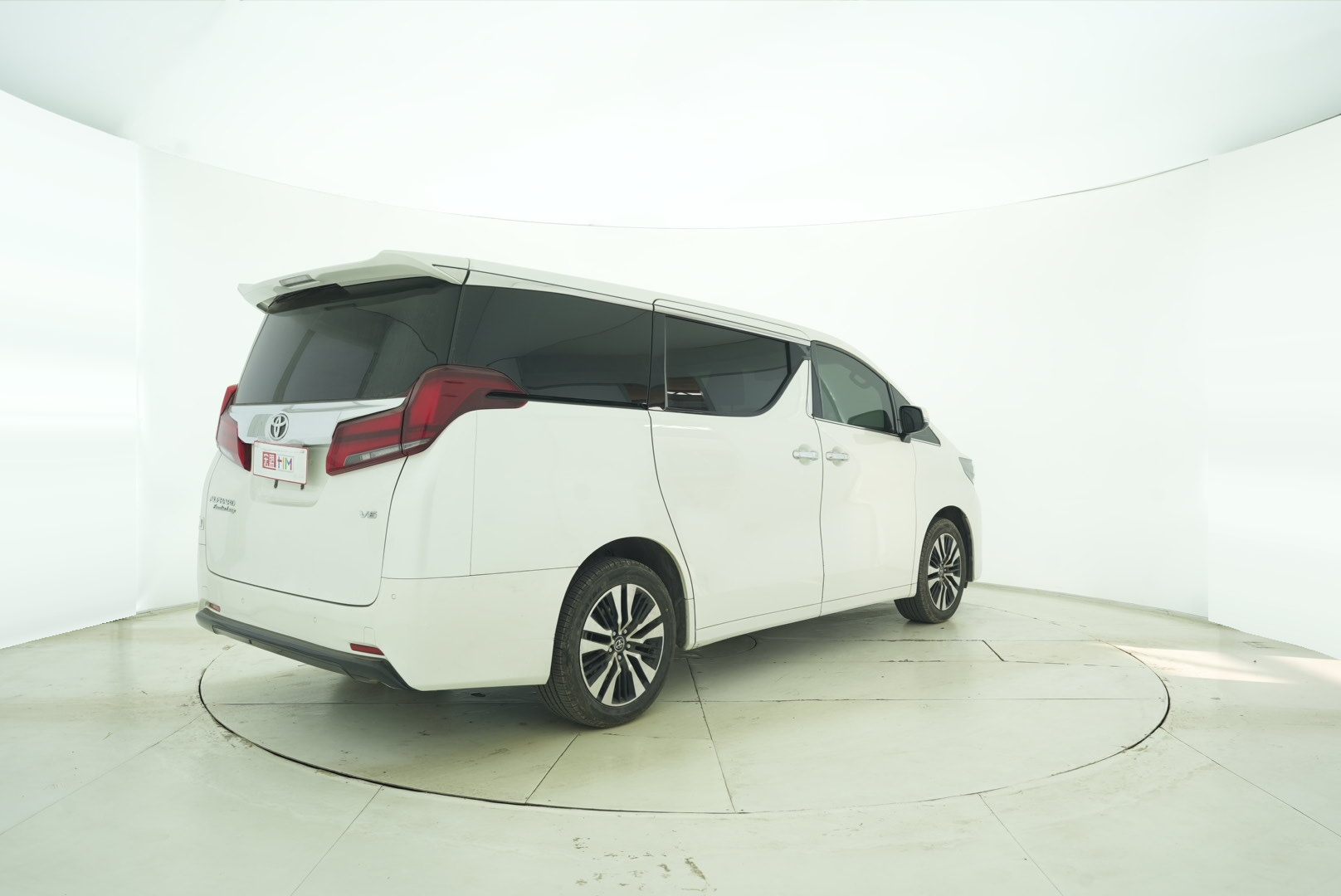 Toyota Elfa 2018 — фото 6