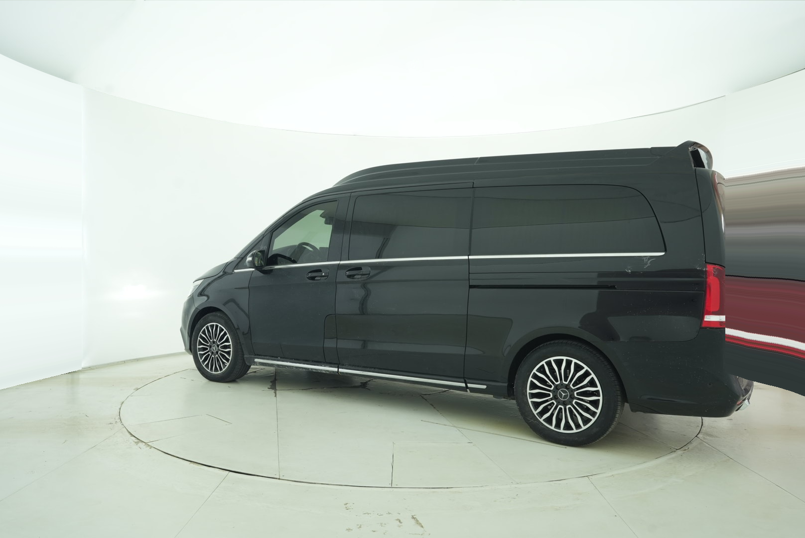 Mercedes Benz V-Class 2017 — фото 4