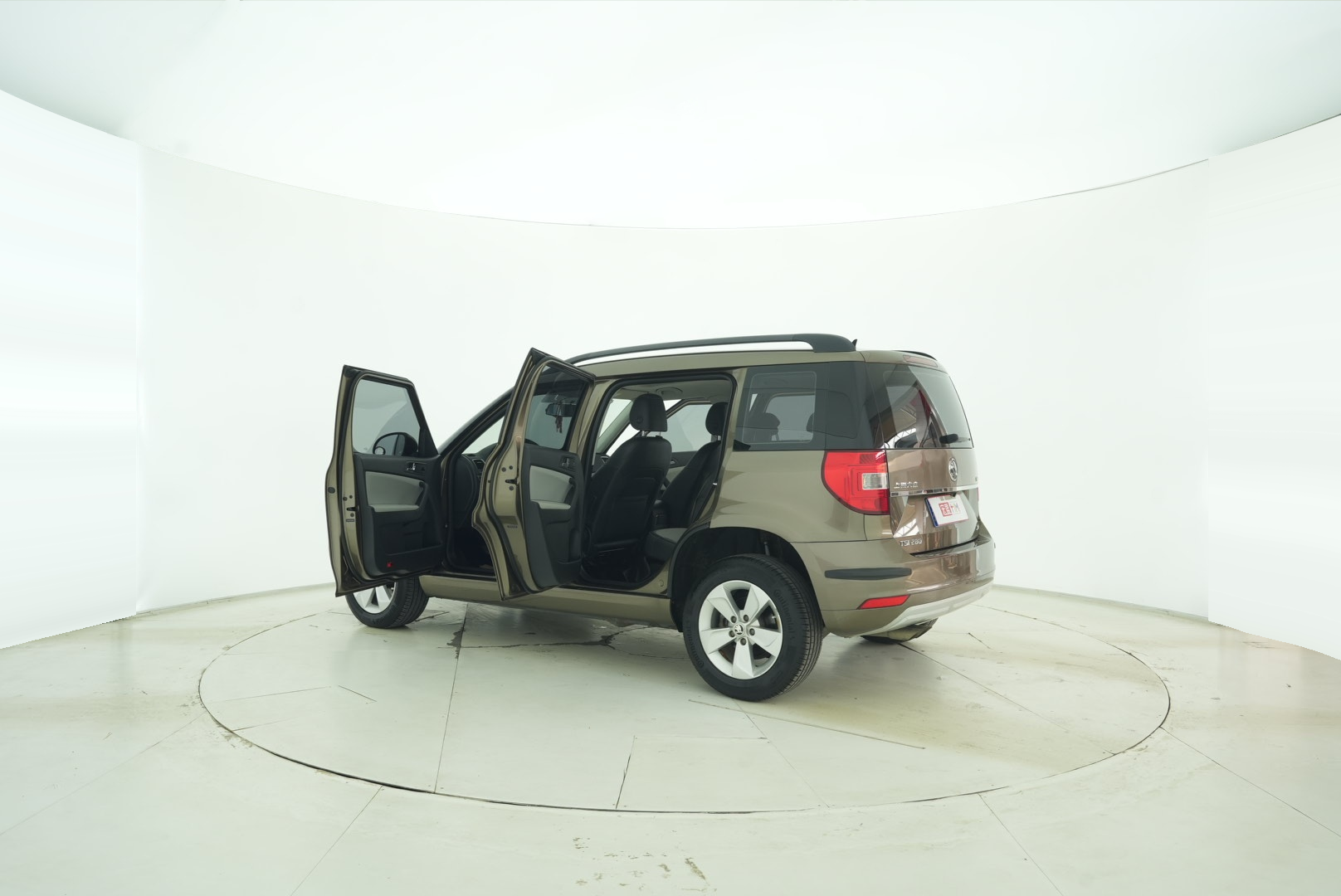 Skoda Yeti 2014 — фото 12