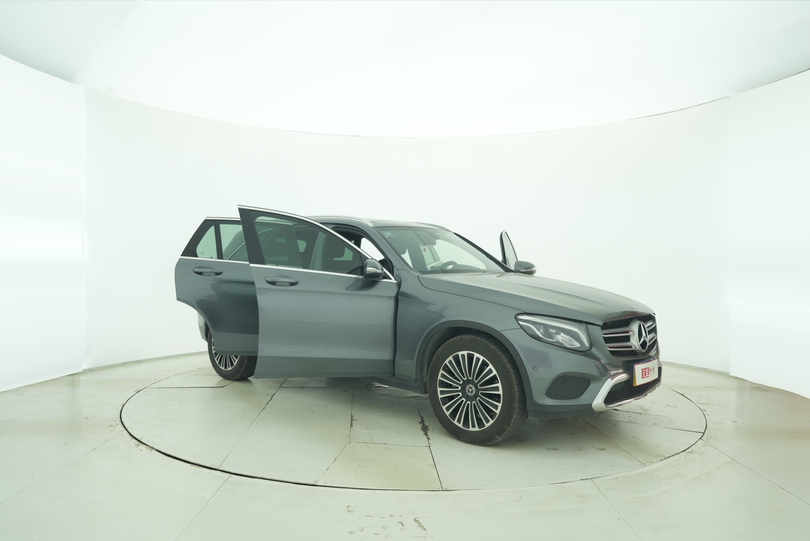 Mercedes Benz GLC 2019 — фото 25