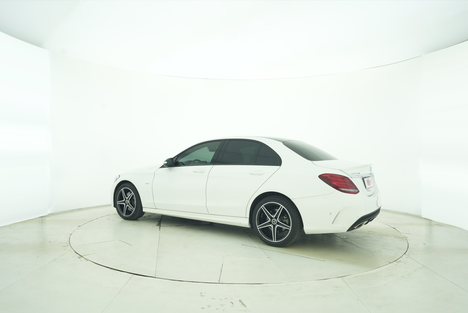 Mercedes Benz C-Class 2018 — фото 4