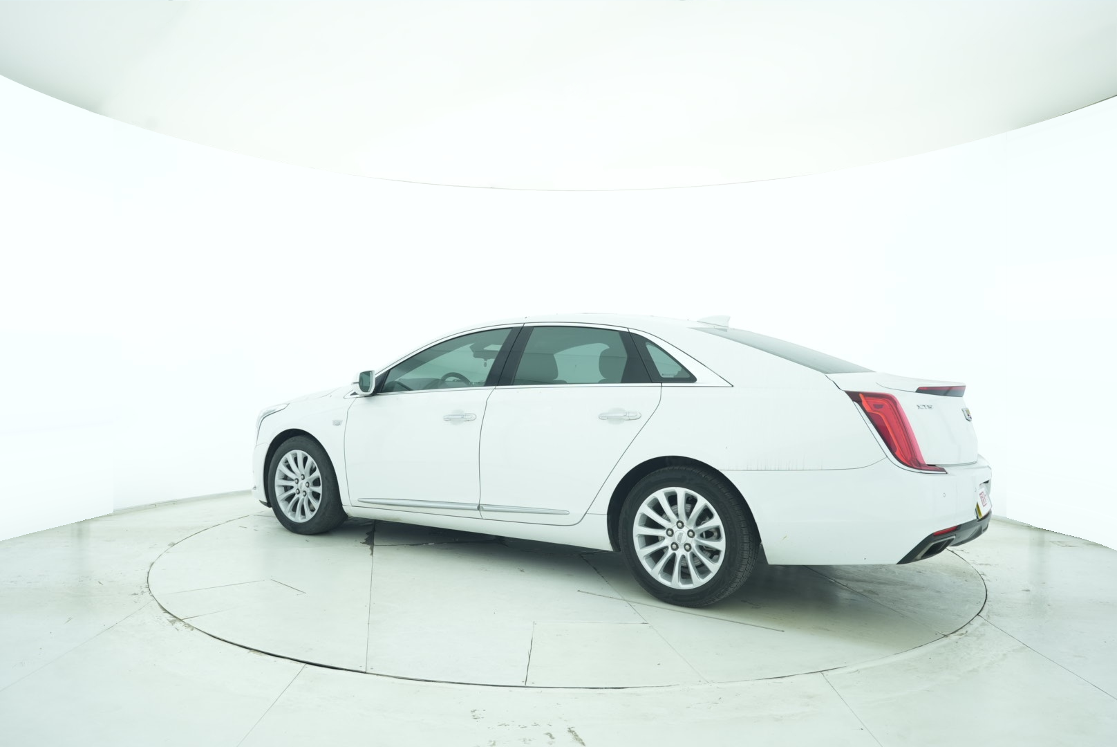 Cadillac XTS 2018 — фото 4