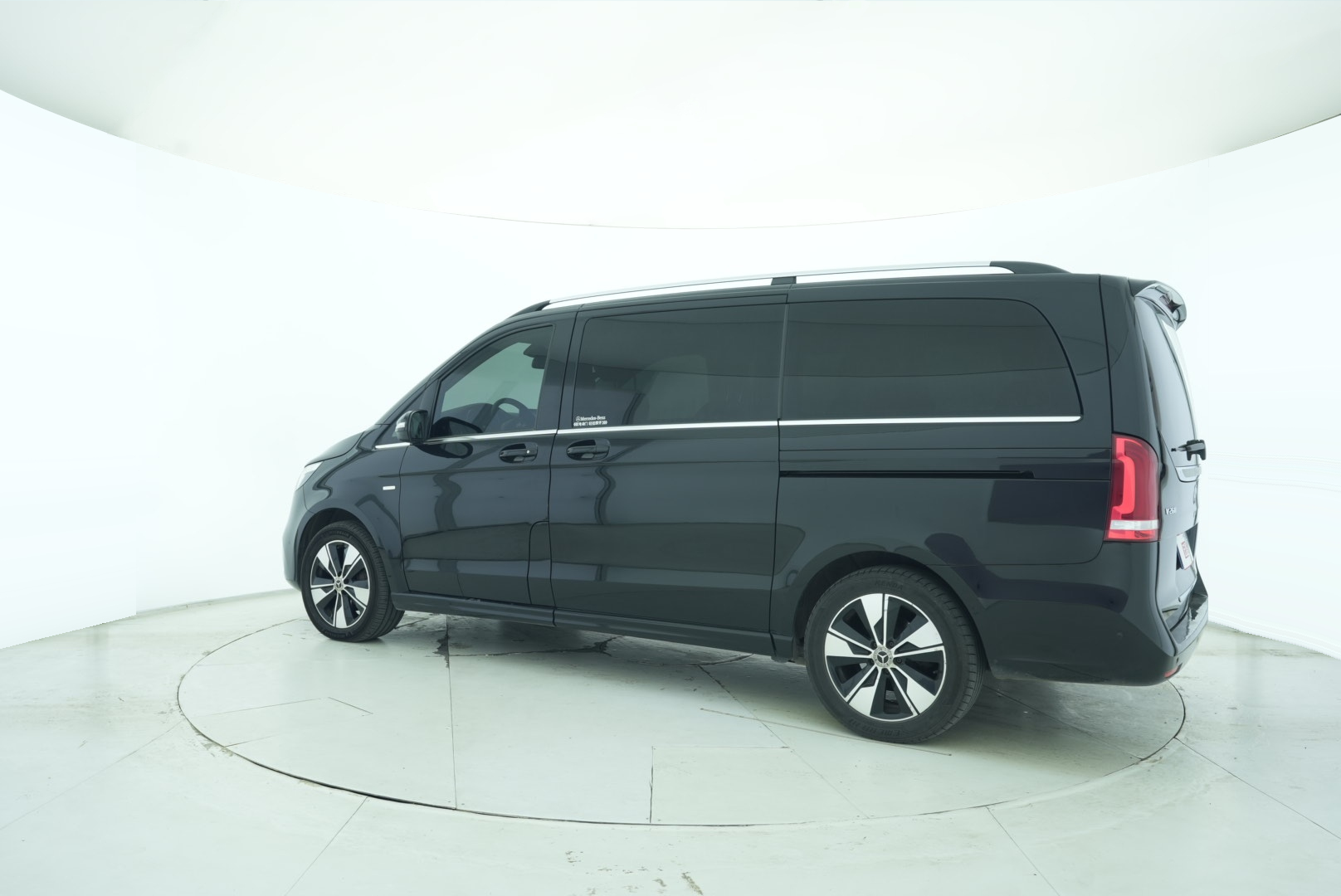Mercedes Benz V-Class 2018 — фото 4