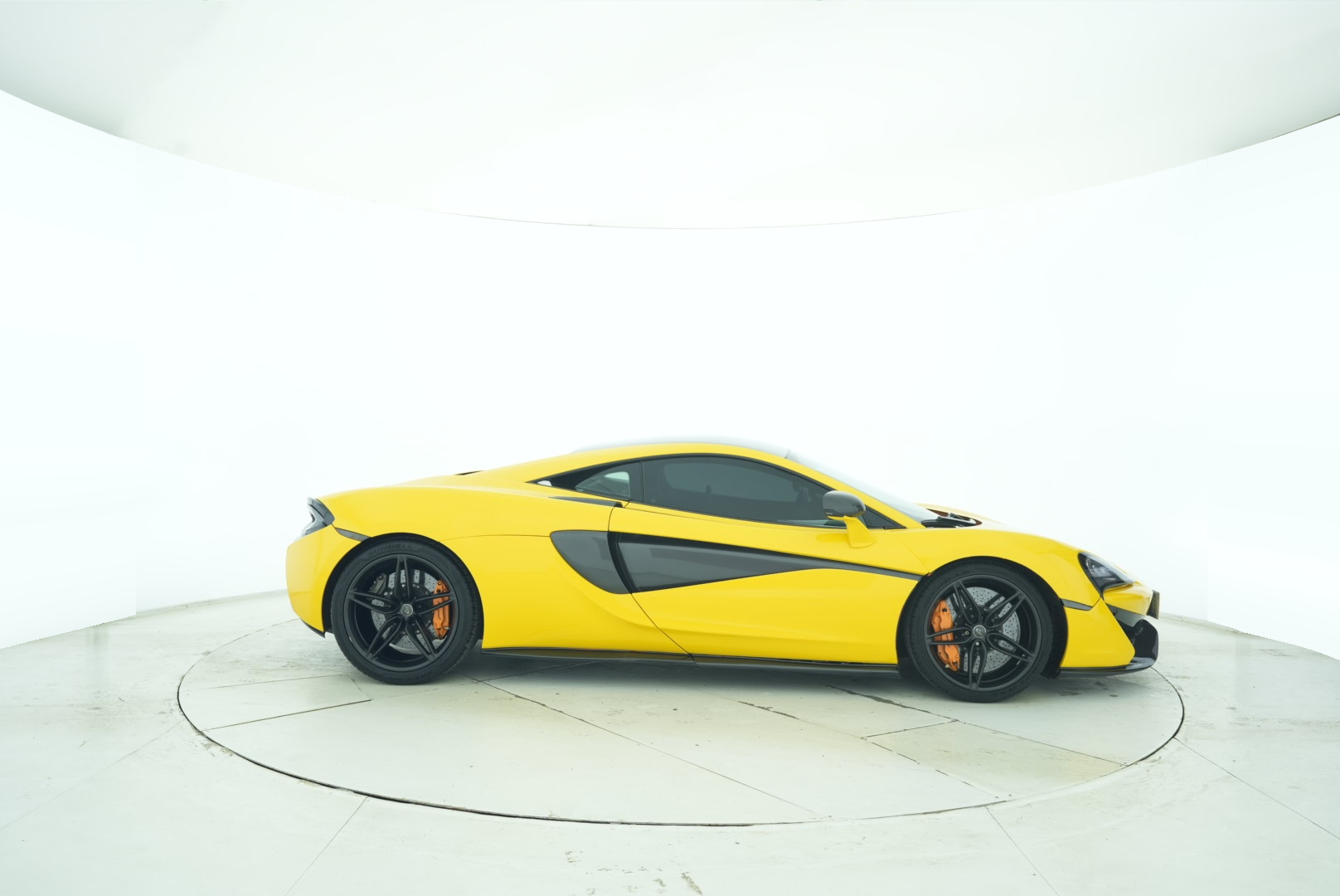 McLaren 570GT 2016 — фото 7