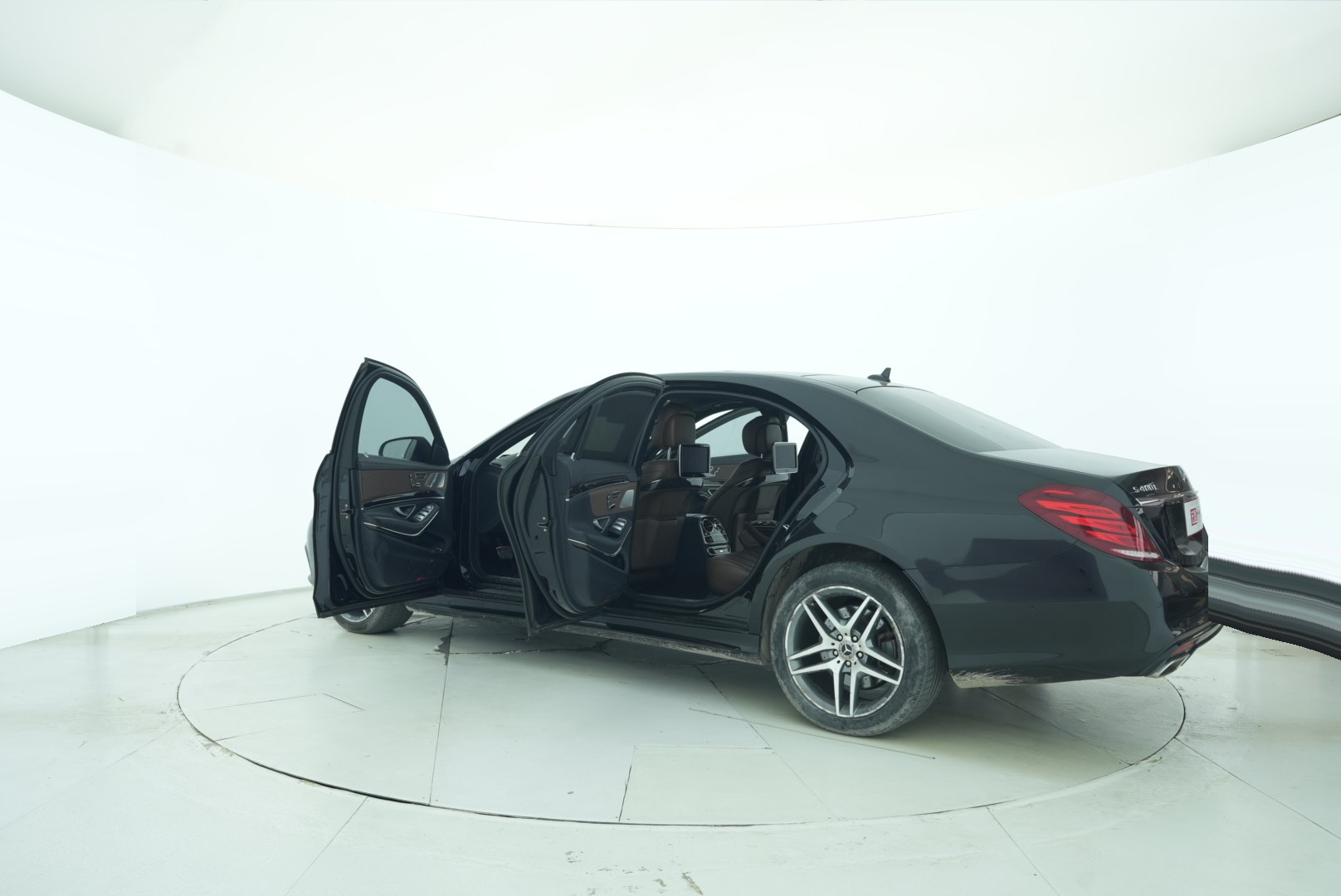 Mercedes Benz S-Class 2017 — фото 13
