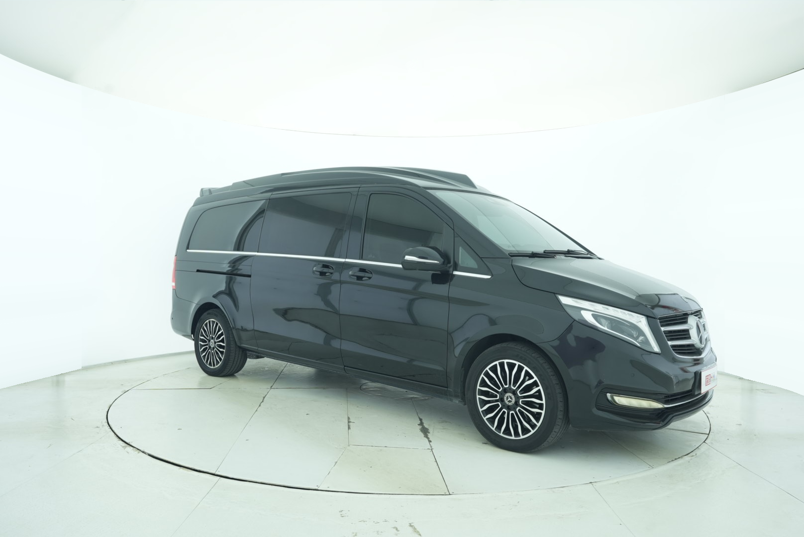 Mercedes Benz V-Class 2018 — фото 8