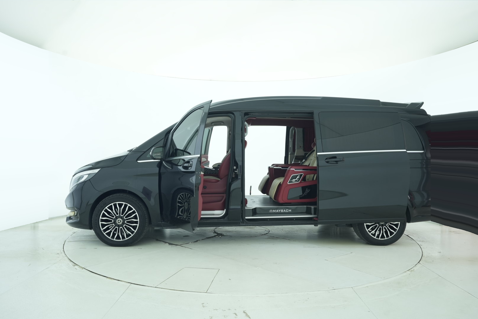 Mercedes Benz V-Class 2018 — фото 11