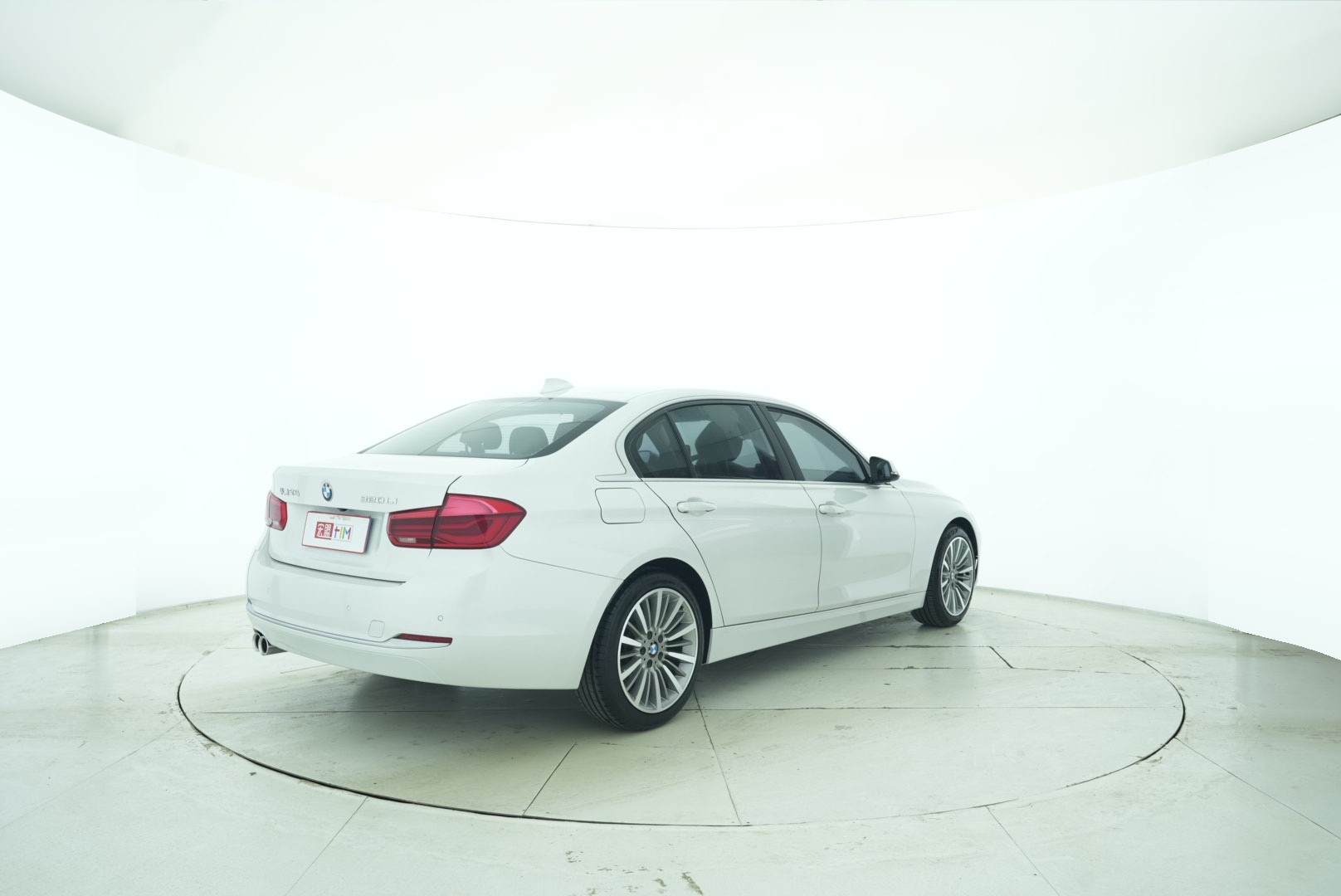 BMW 3 Series 2019 — фото 10