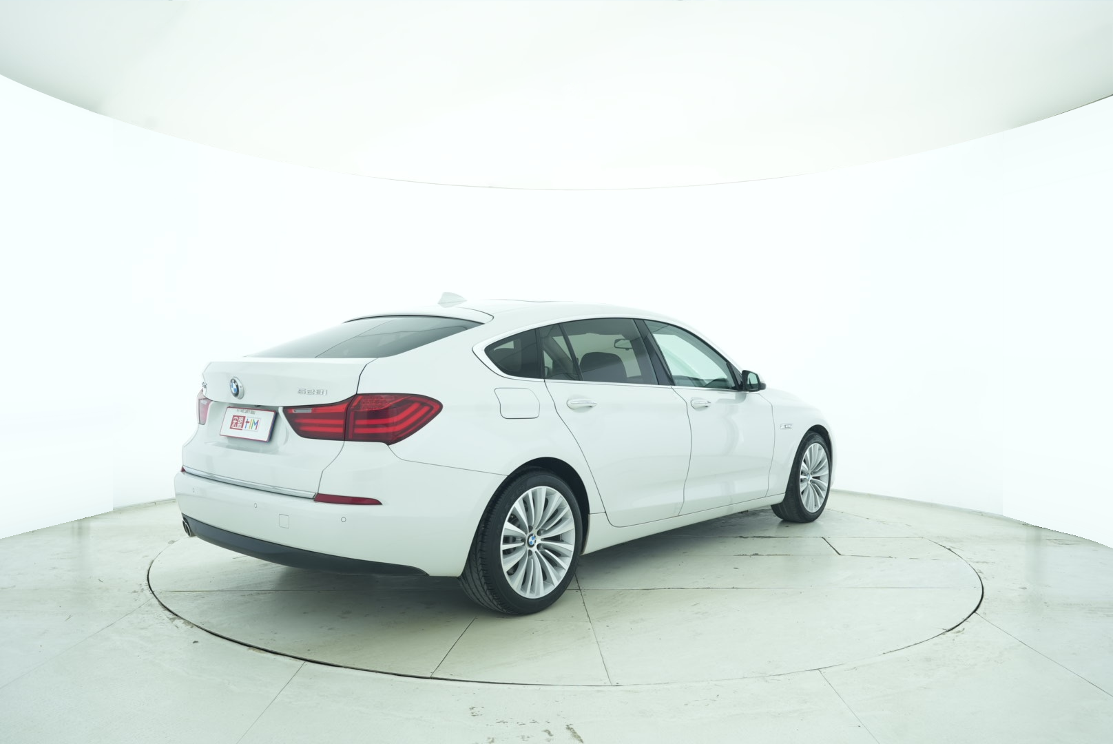 BMW 5 Series GT 2014 — фото 6
