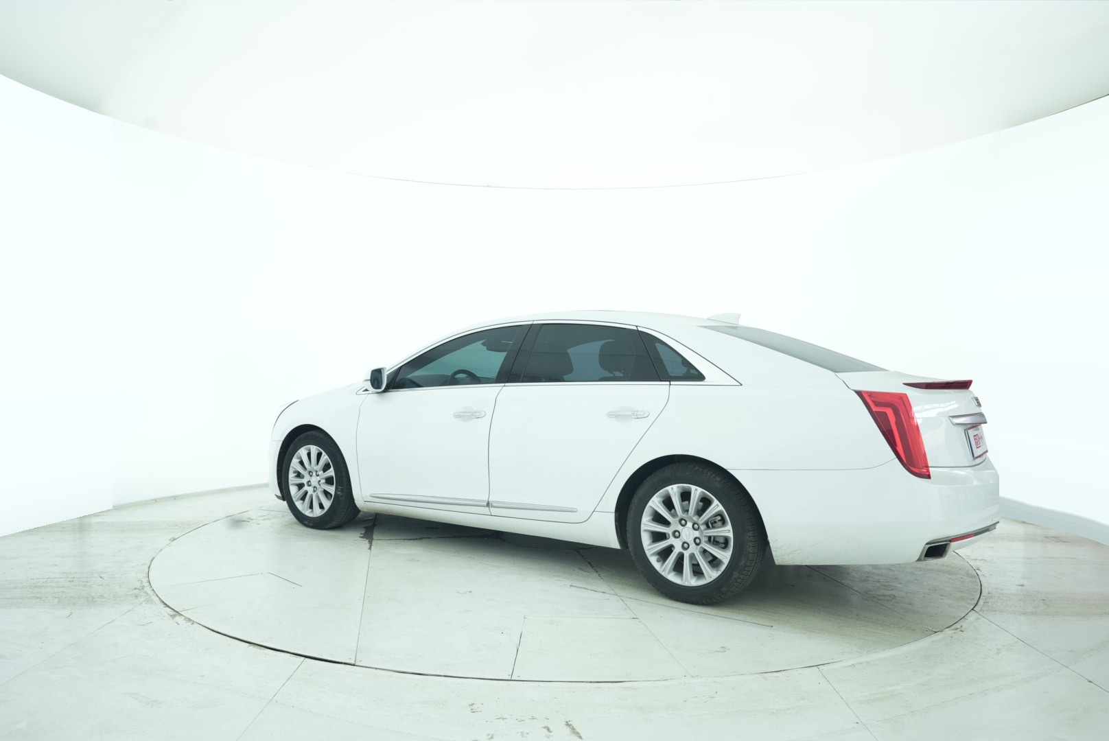 Cadillac XTS 2017 — фото 4