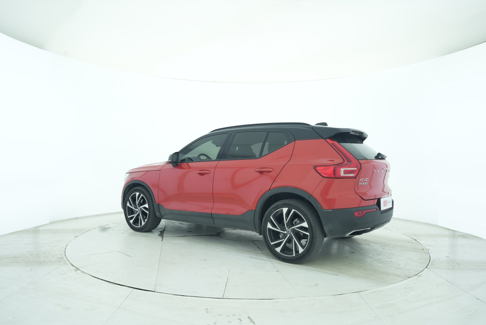 VOLVO XC40 2020 — фото 4