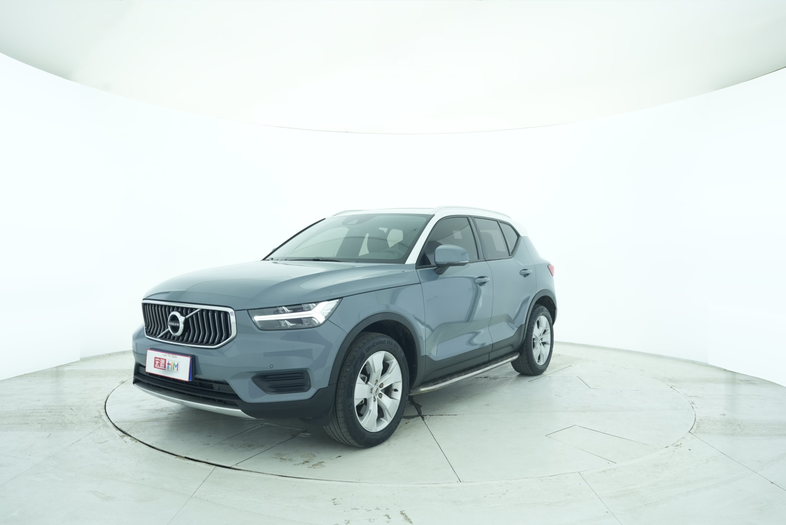 VOLVO XC40 2021 — фото 2