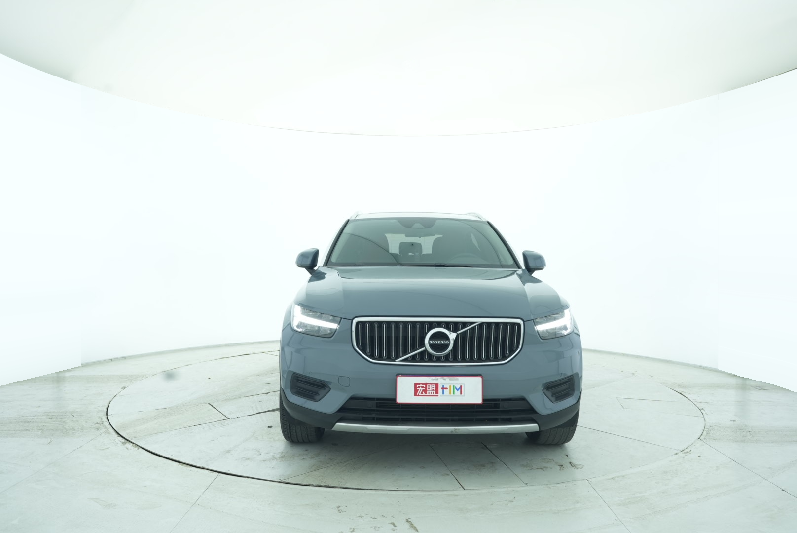 VOLVO XC40 2021 — фото 9