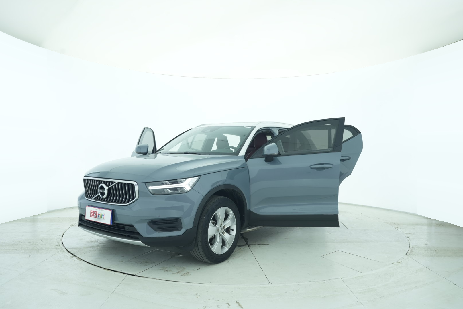VOLVO XC40 2021 — фото 10