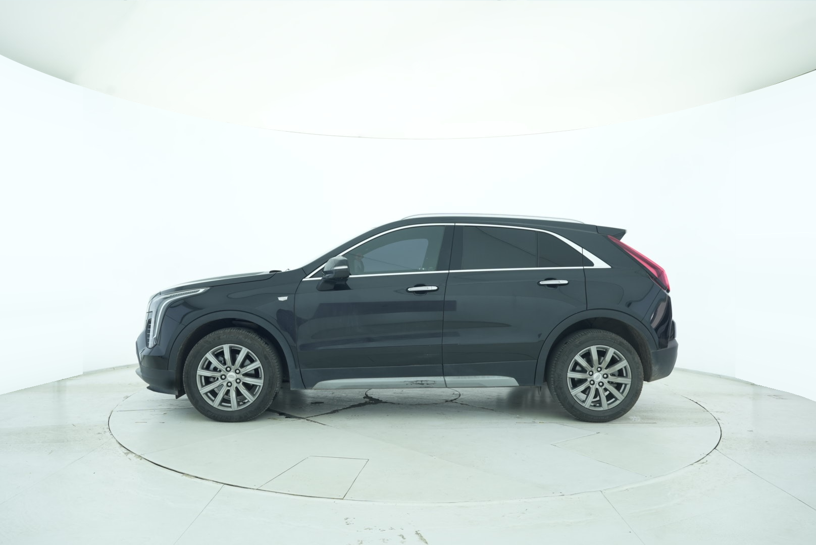 Cadillac XT4 2018 — фото 3
