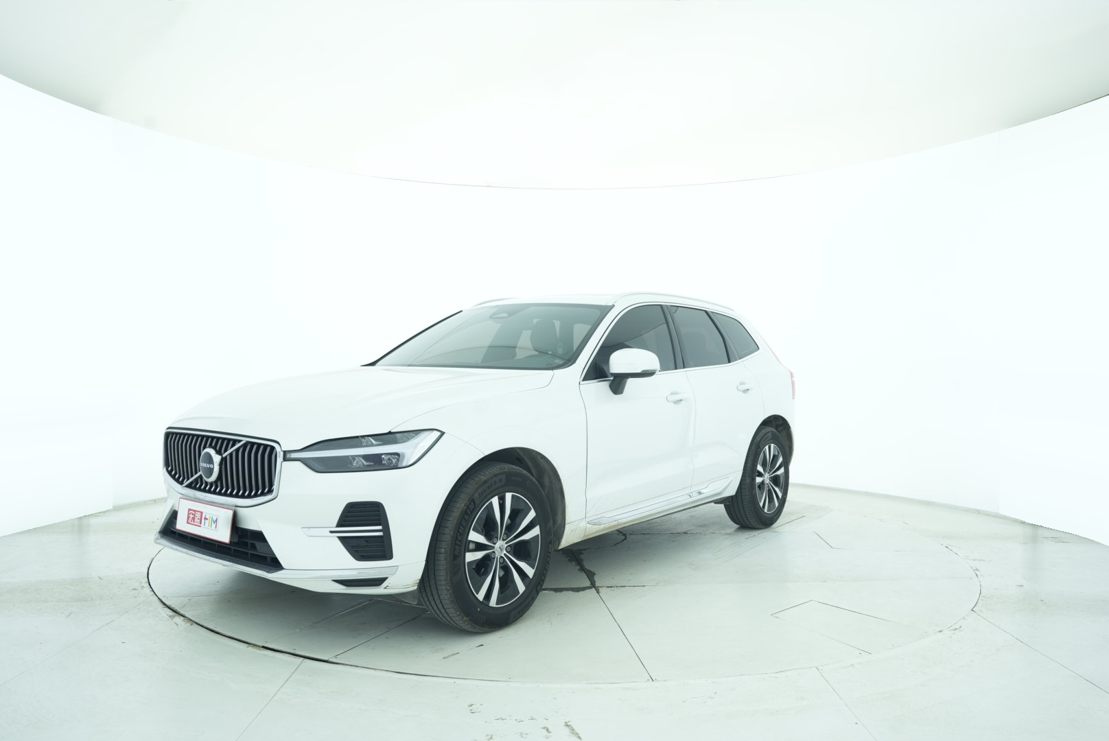 VOLVO XC60 2022 — фото 2