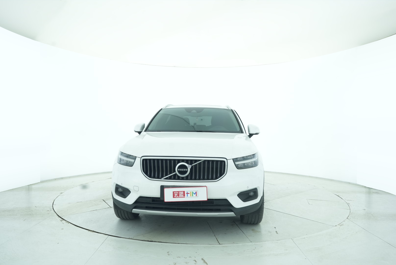 VOLVO XC40 2021 — фото 9